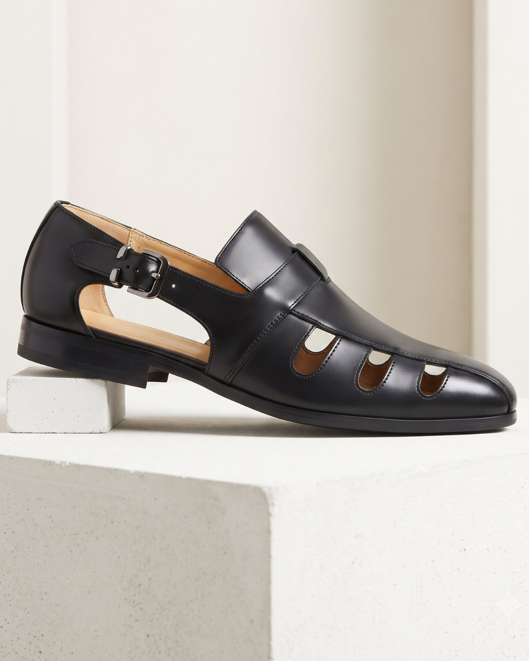 Aerato Monk Strap Zwart